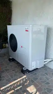 Pompe-a-chaleur-air-eau-1-1-169x300